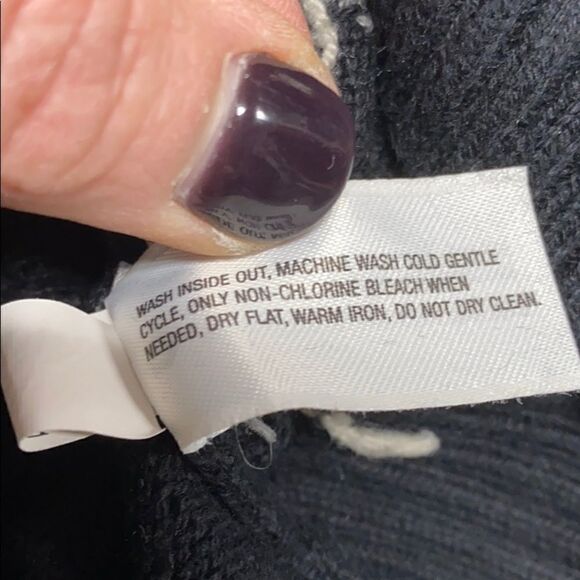 GapKids Black/Gray Argyle V-Neck Sweater Small - Picture 4 of 6